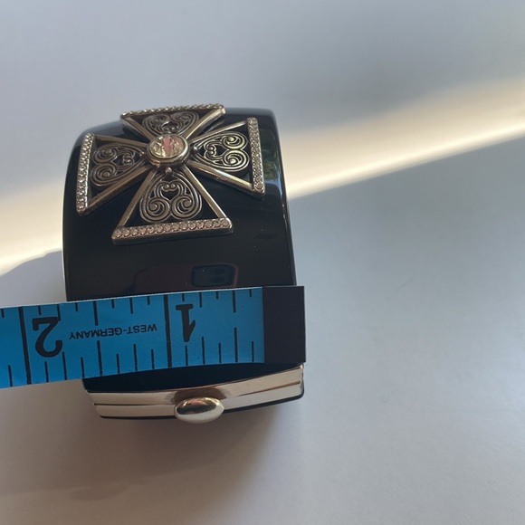 Lucite Wide Black Hinge Bracelet Silver Tone Cross Hinges Vintage Rhinestone - Picture 8 of 10